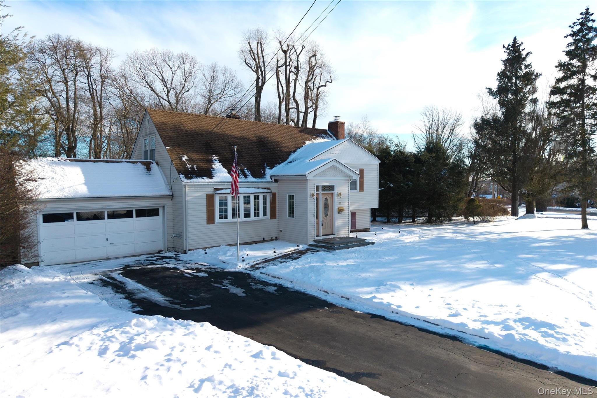 41 Foxhill Road, Valhalla, NY 10595