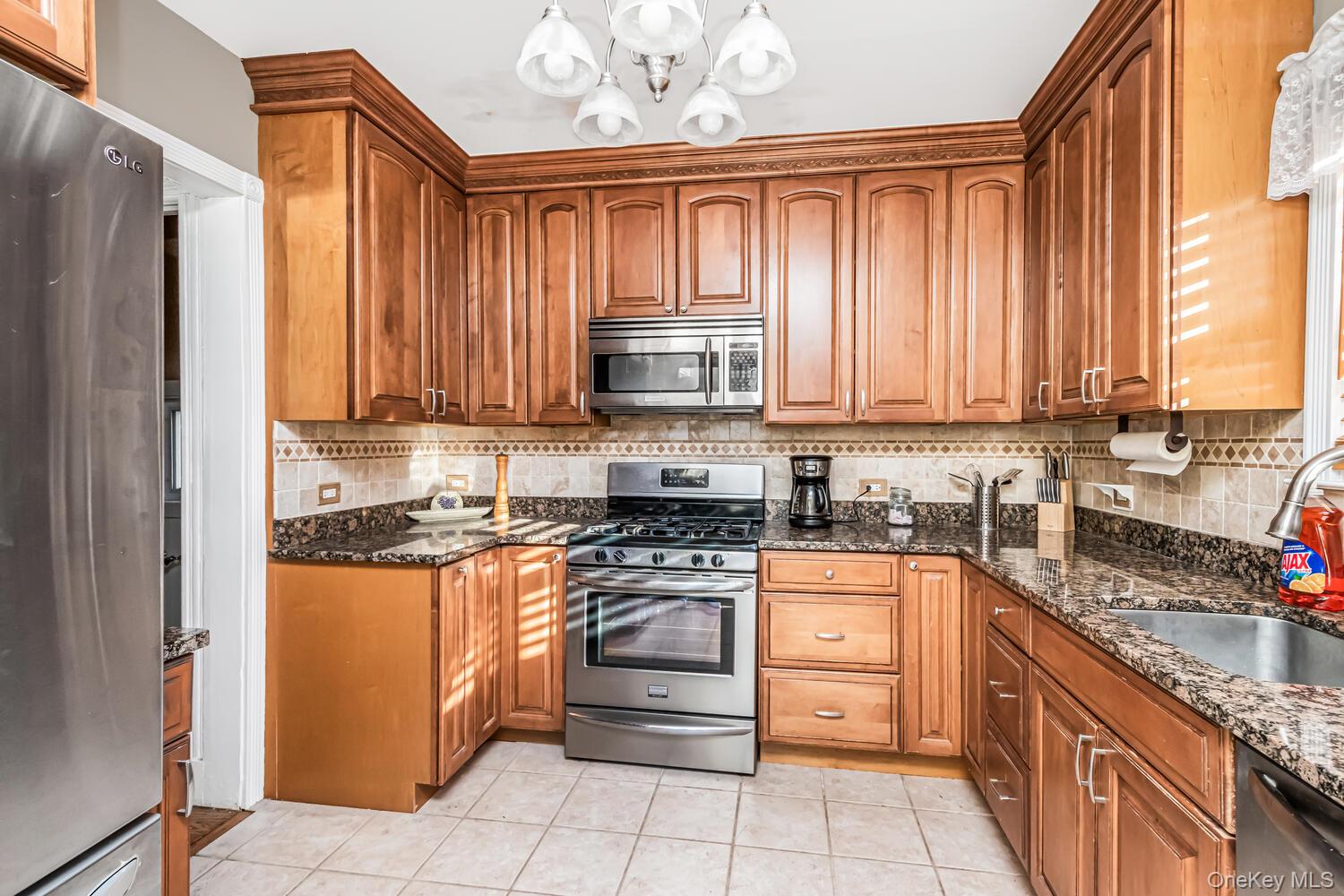 32 Glover Avenue, Yonkers, NY 10704