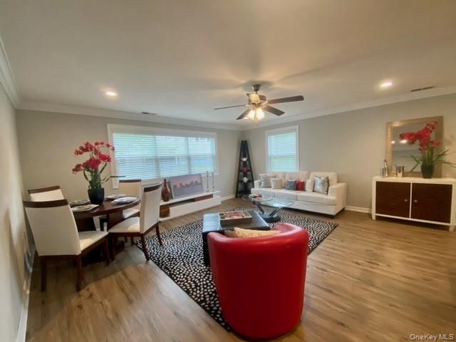 59 Adams Way # 59, Sayville, NY 11782