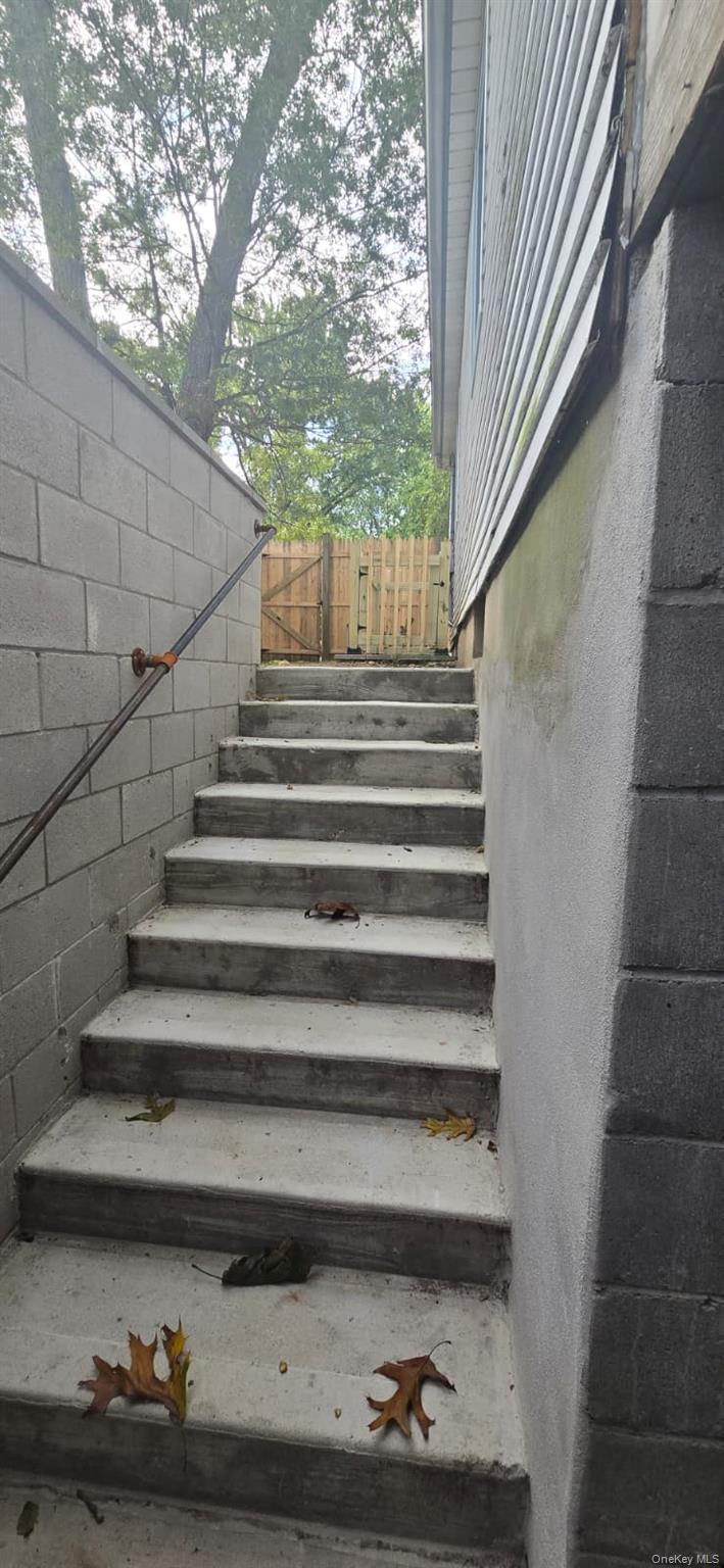 51 Peconic Street, Selden, NY 11784