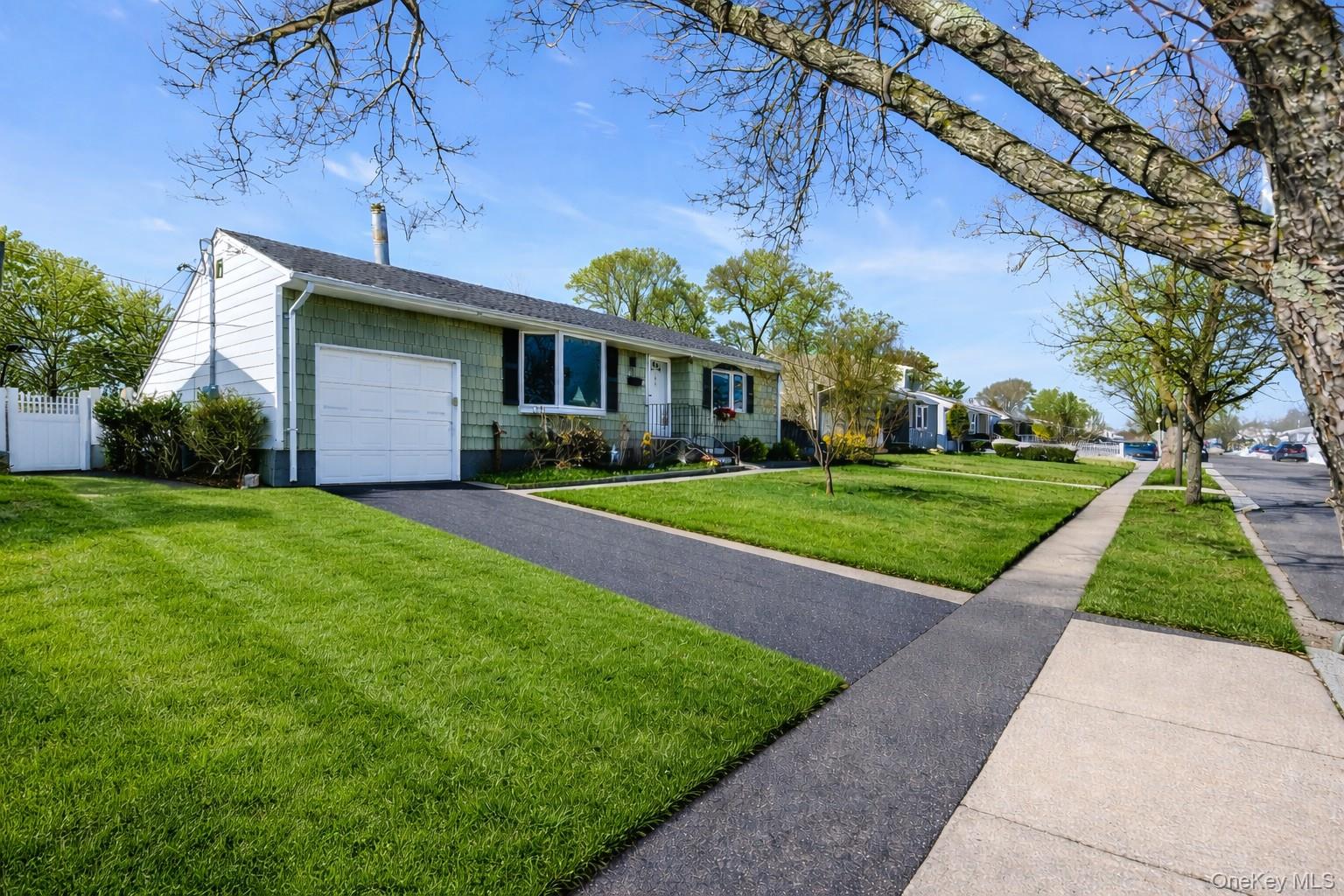 53 Calvert Avenue, Commack, NY 11725