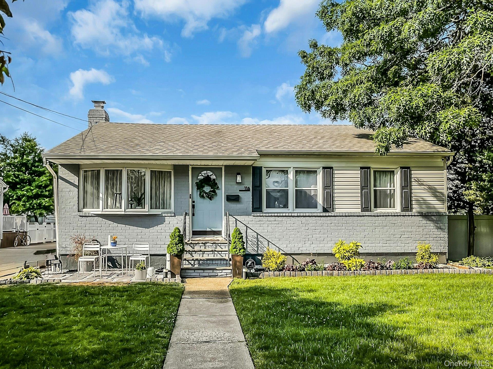 116 Woods Avenue, Malverne, NY 11565