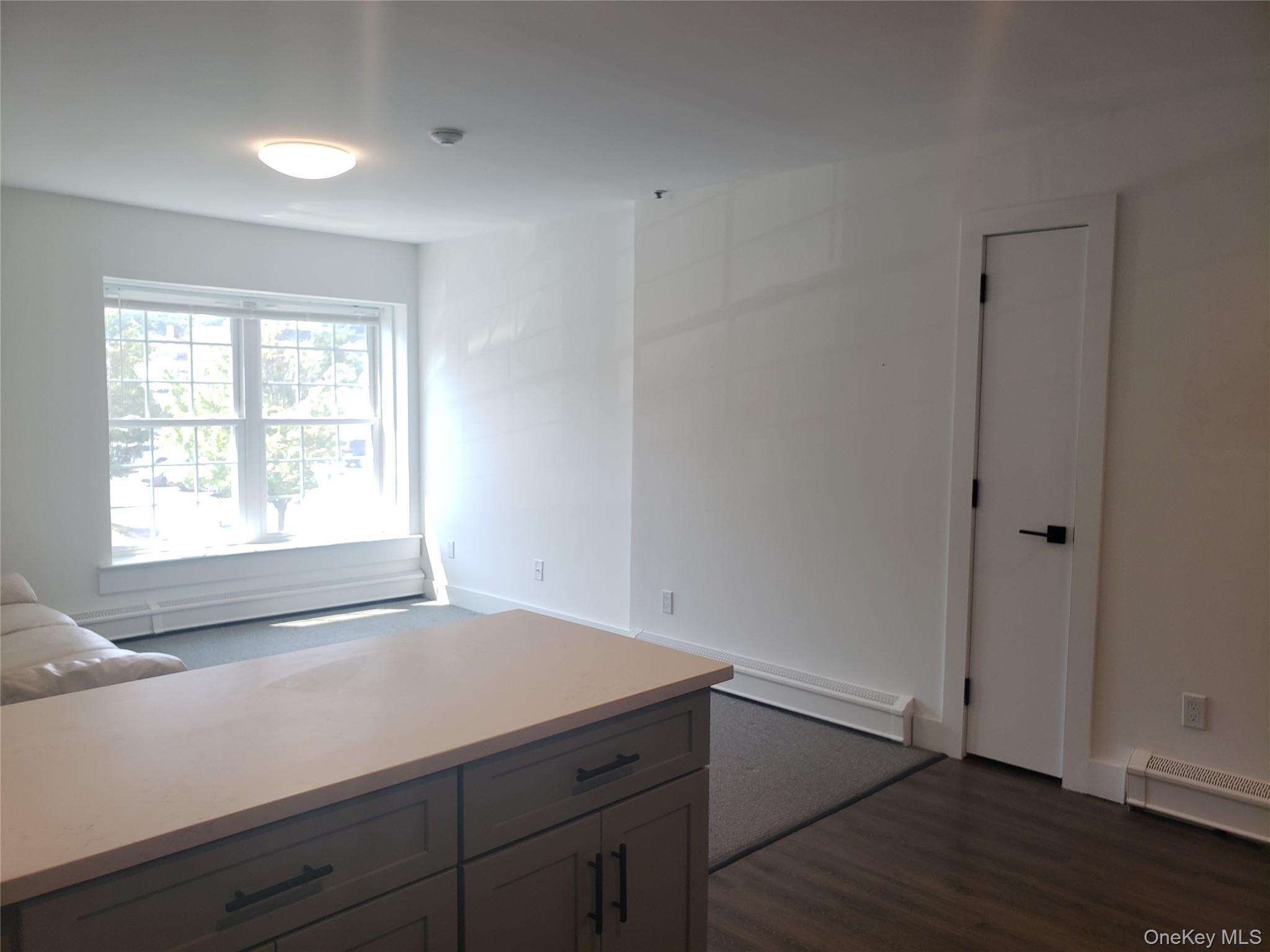 100 Mariners Way, Port Jefferson, NY 11777