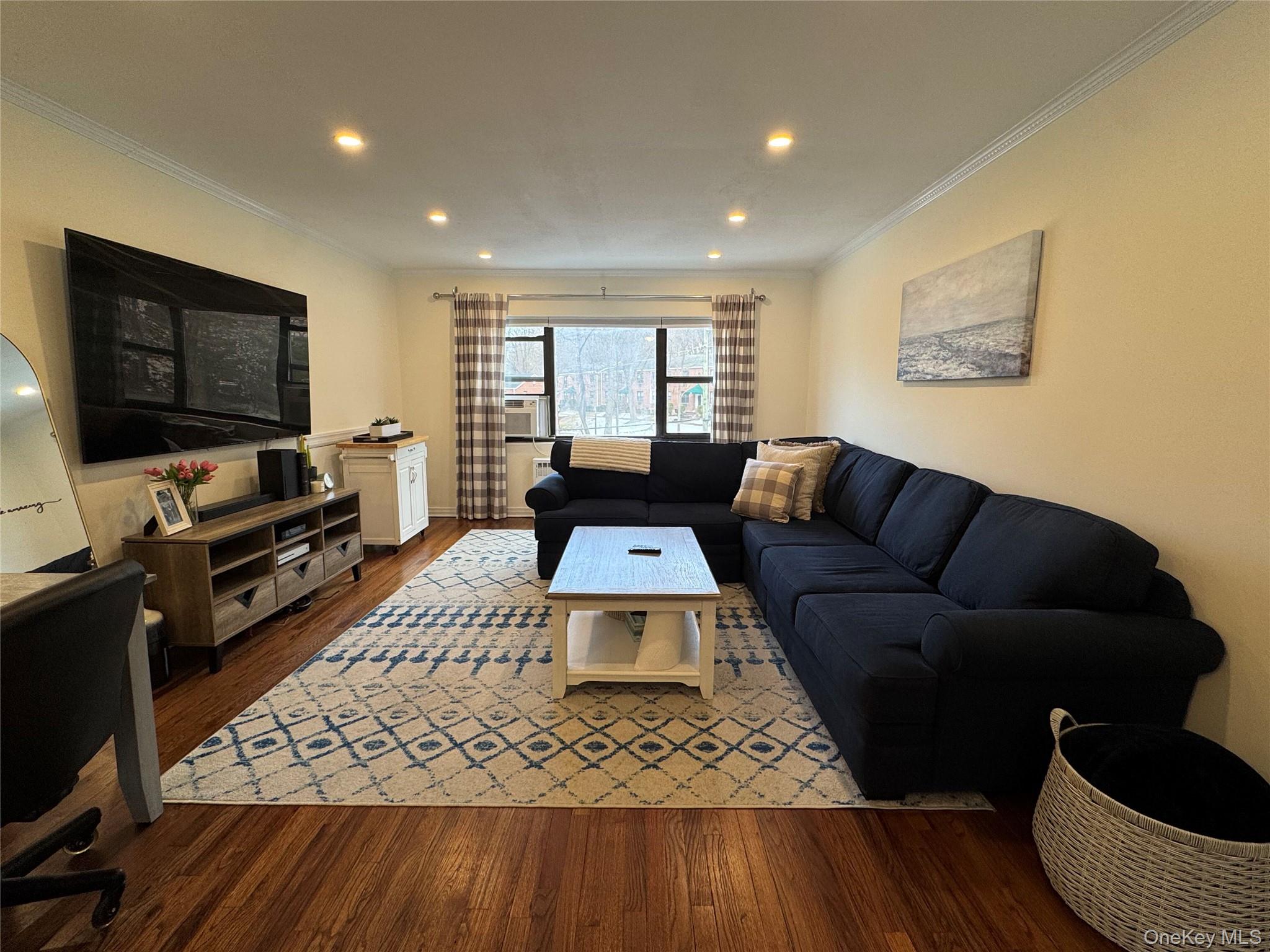 313 Main Street # B, Roslyn, NY 11576