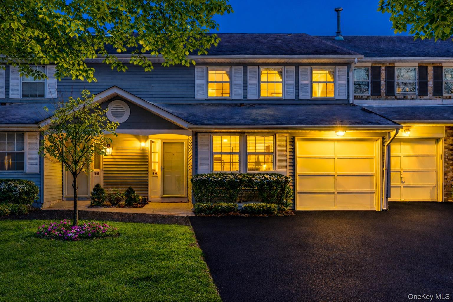 84 Aspen Drive W, Woodbury, NY 11797