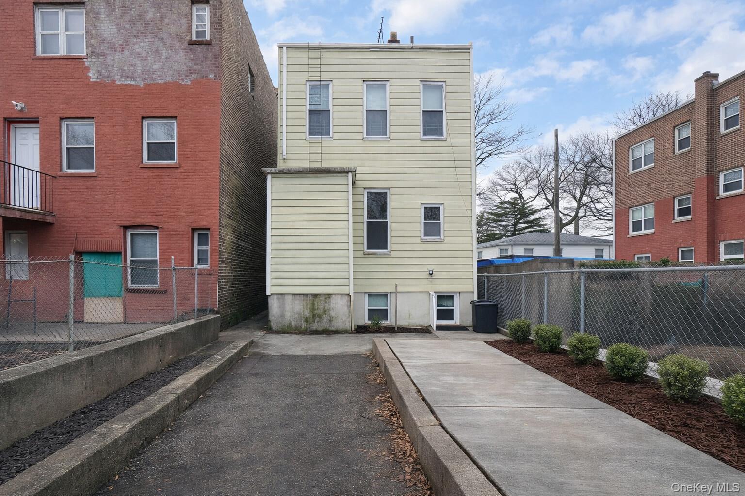 4088 Grace Avenue, Bronx, NY 10466