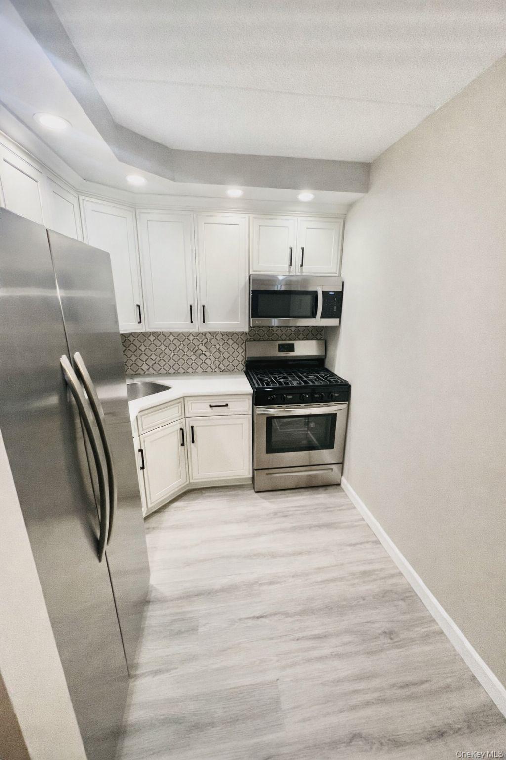 61-12 69th Street # 2M, Middle Village, NY 11379