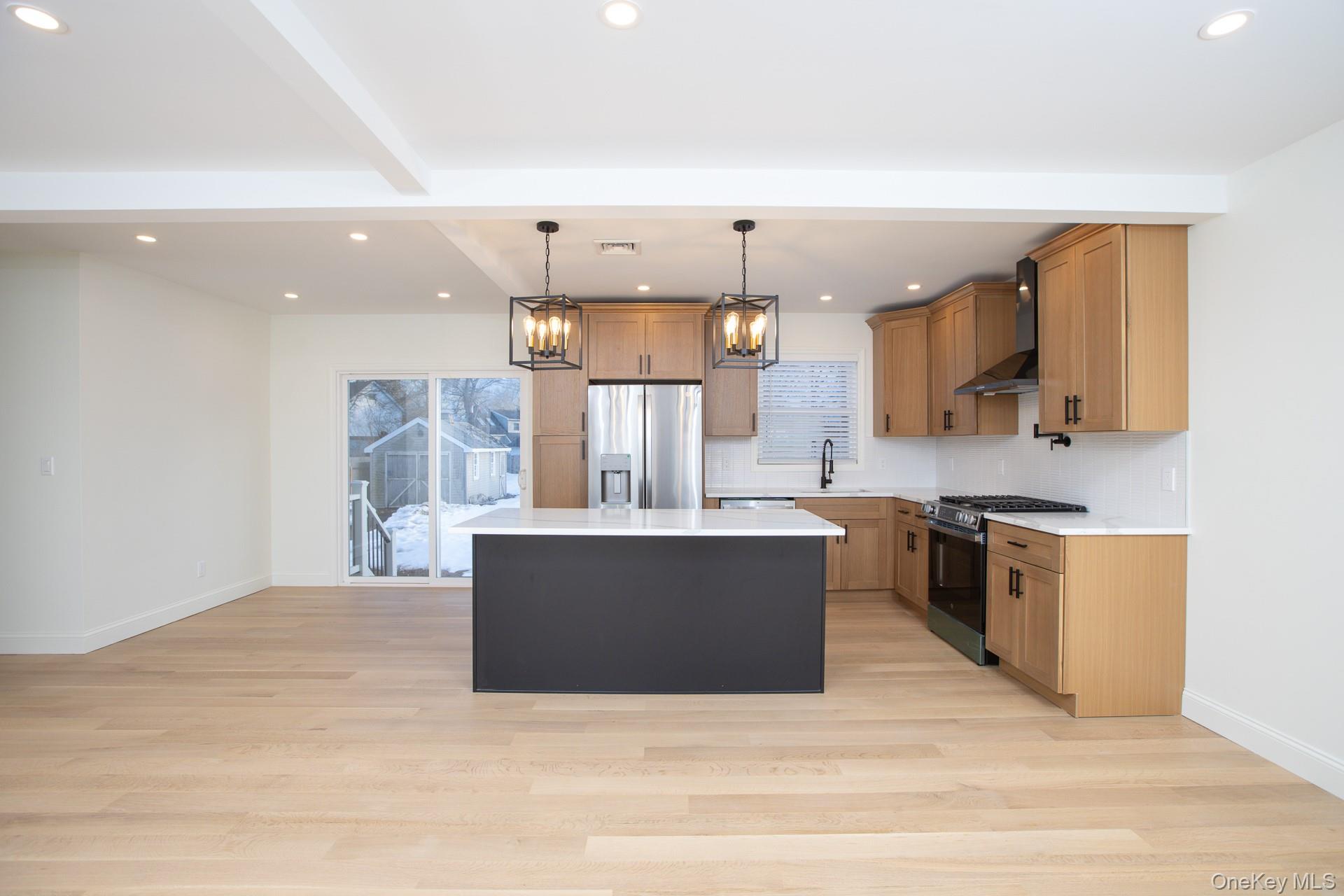 28 Locust, Bayport, NY 11705