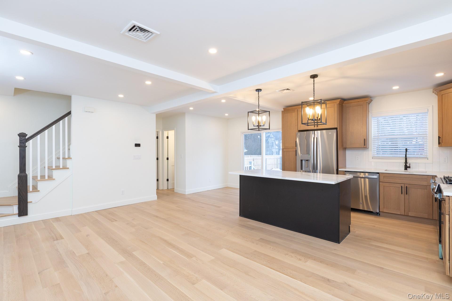 28 Locust, Bayport, NY 11705