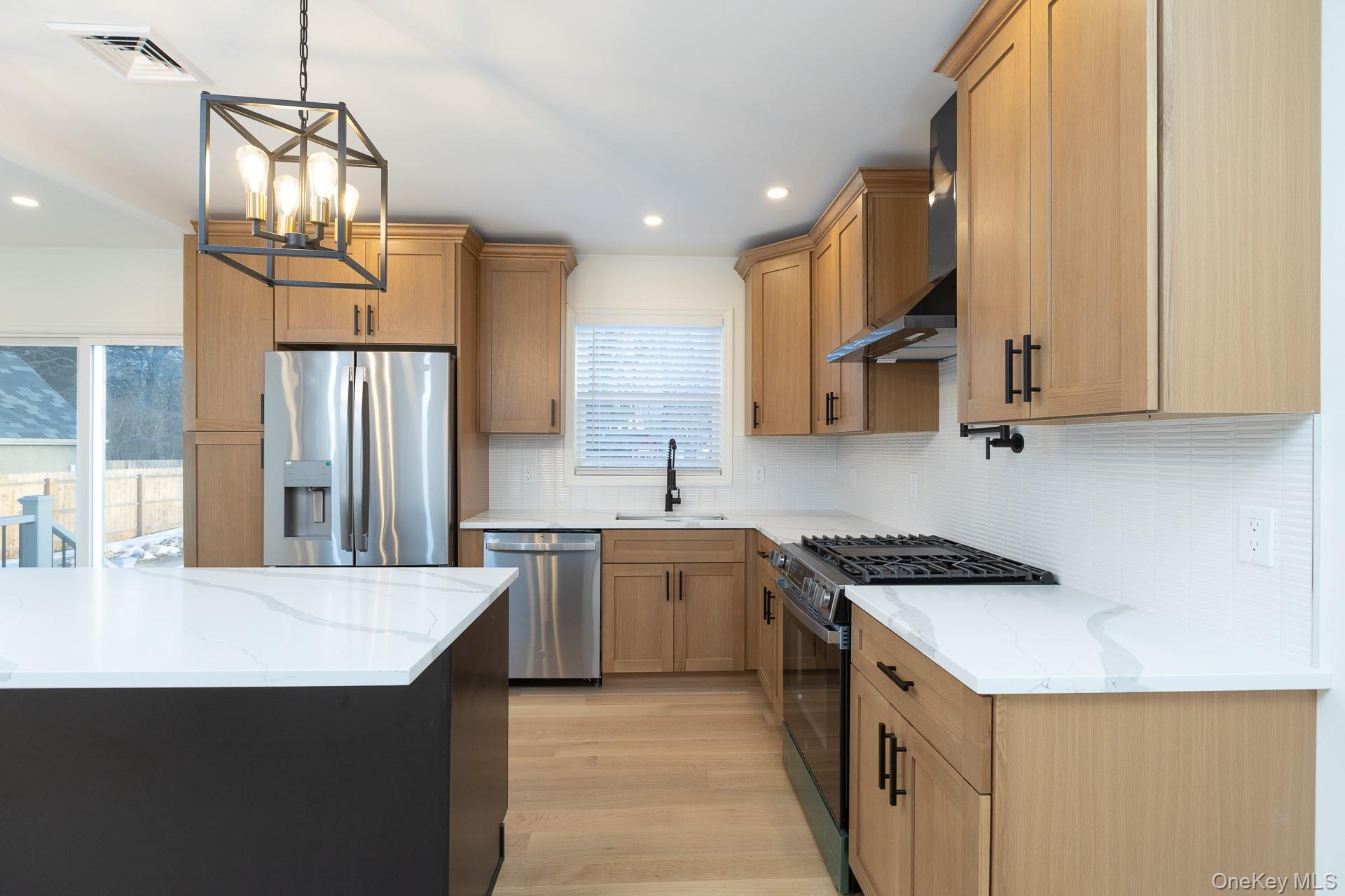 28 Locust, Bayport, NY 11705