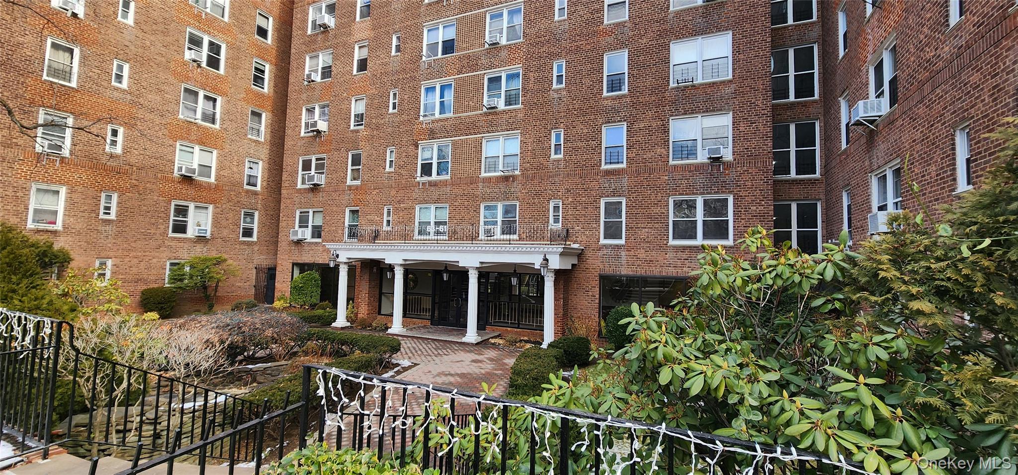 63-61 Yellowstone Boulevard # 2-J, Forest Hills, NY 11375