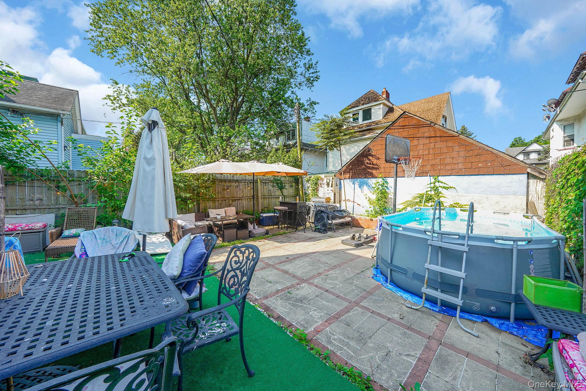 8536 112th Street, Richmond Hill, NY 11418