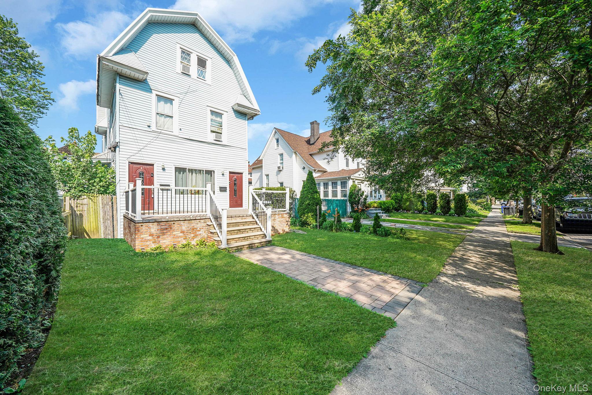 8536 112th Street, Richmond Hill, NY 11418