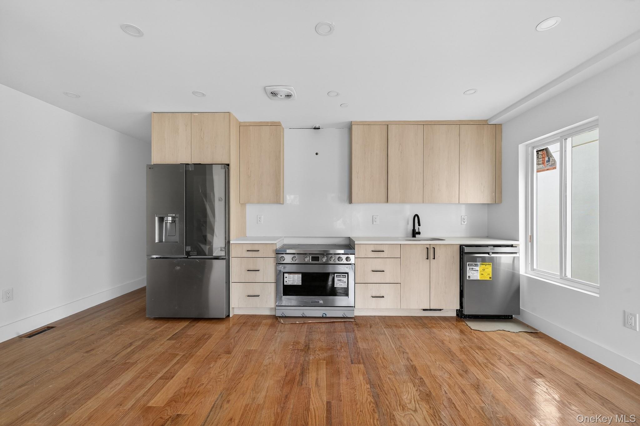 2215 Seymour Avenue, Bronx, NY 10469