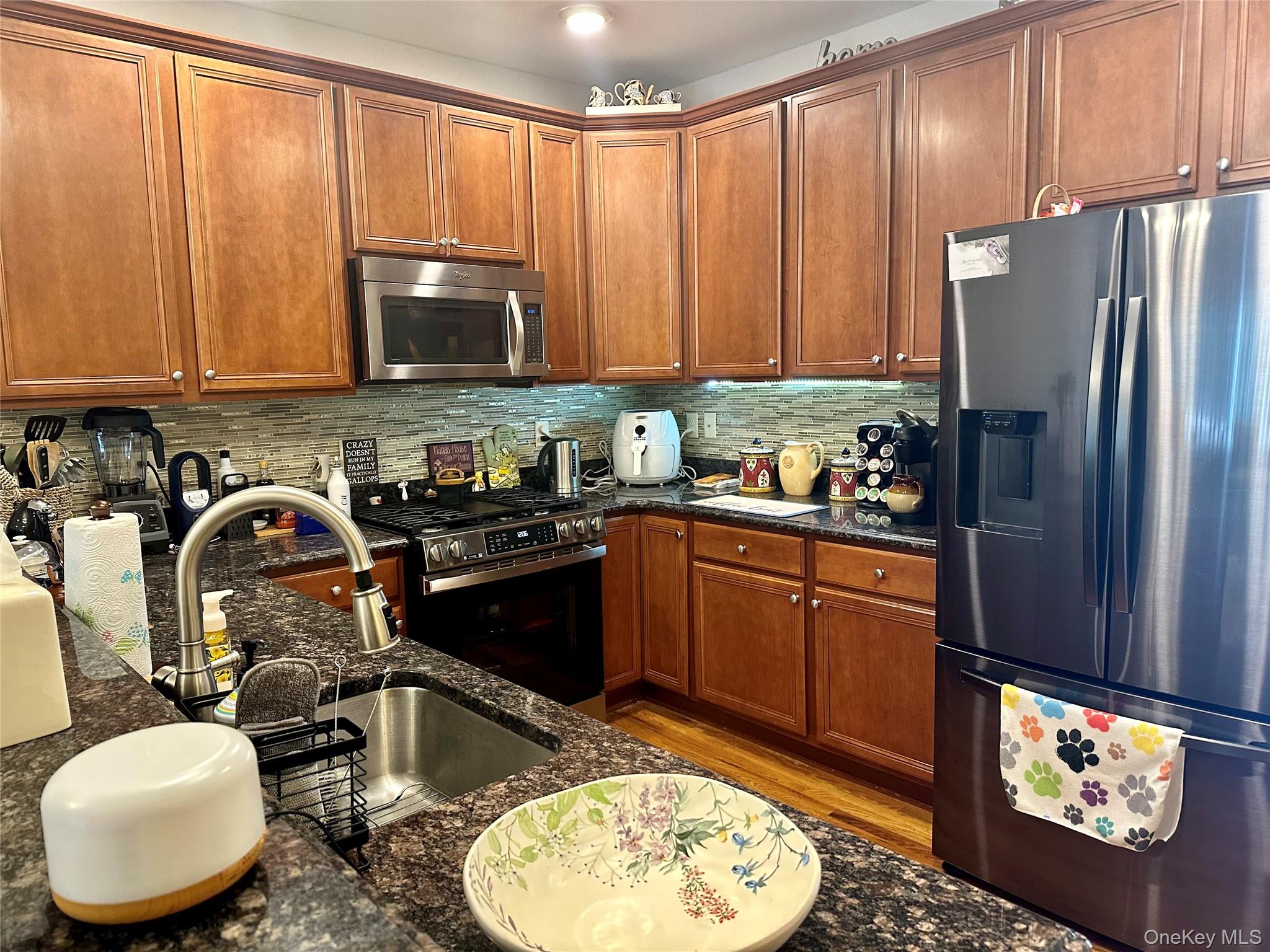 121 Wildwood Circle, Holtsville, NY 11742