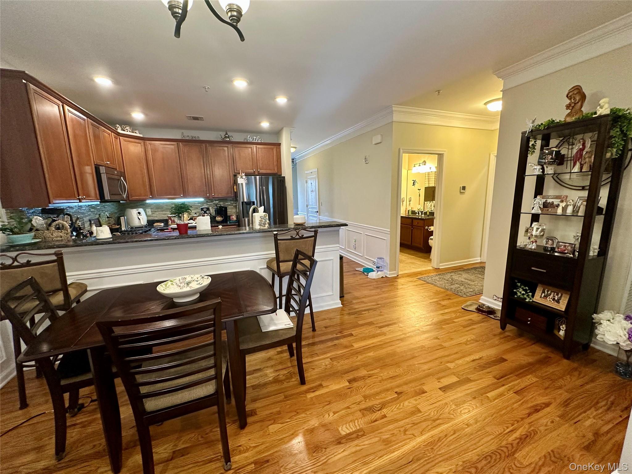 121 Wildwood Circle, Holtsville, NY 11742