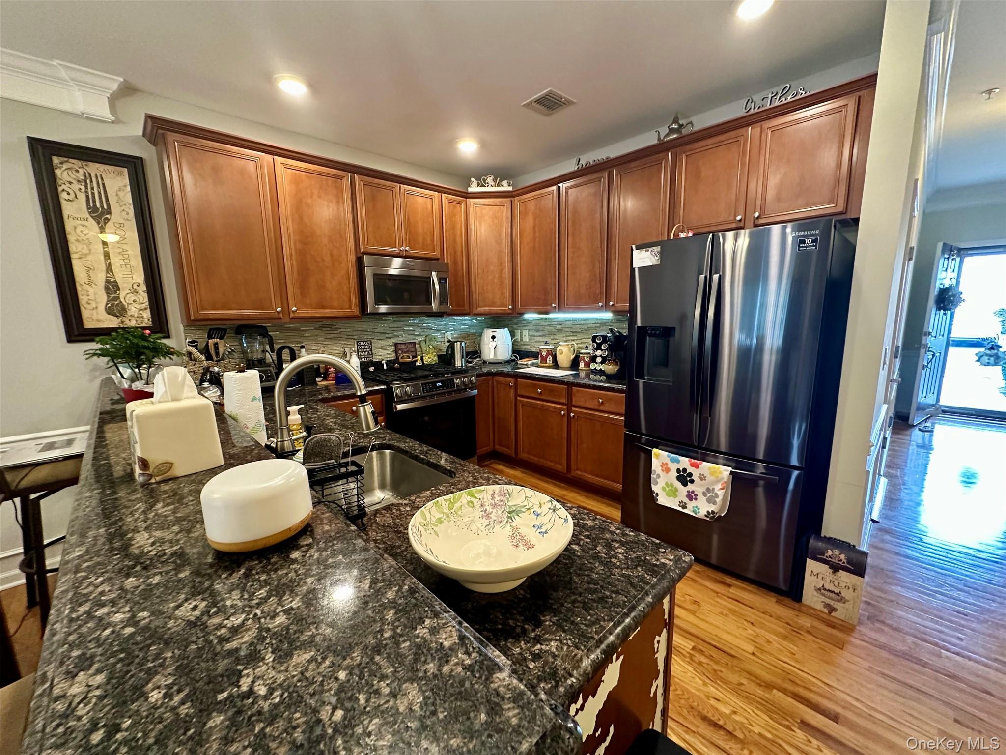 121 Wildwood Circle, Holtsville, NY 11742