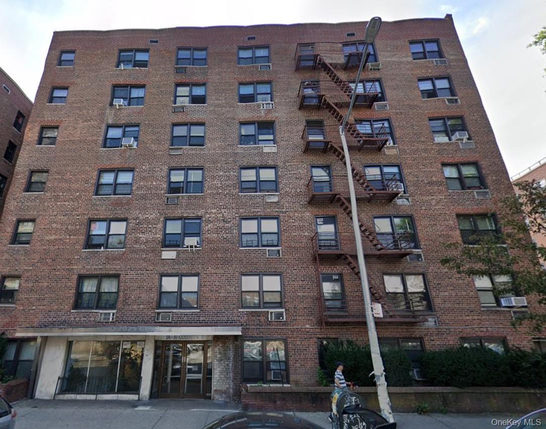 143-30 Roosevelt Avenue # 4J, Flushing, NY 11354
