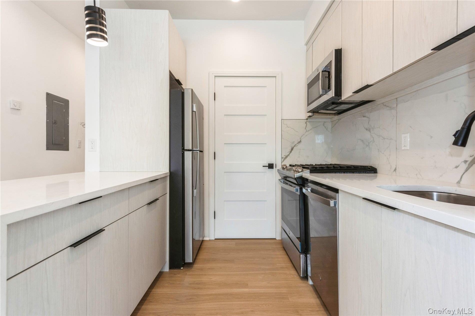 418 Atlantic # 208, Oceanside, NY 11572