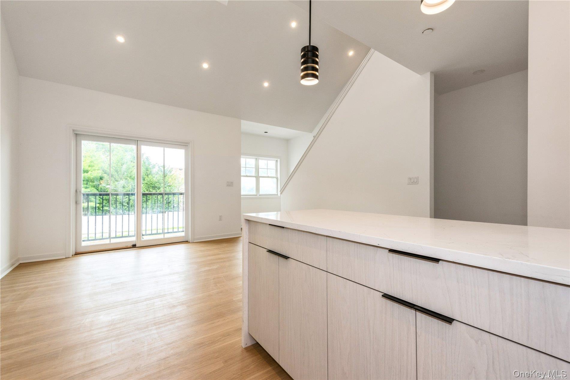 418 Atlantic # 208, Oceanside, NY 11572