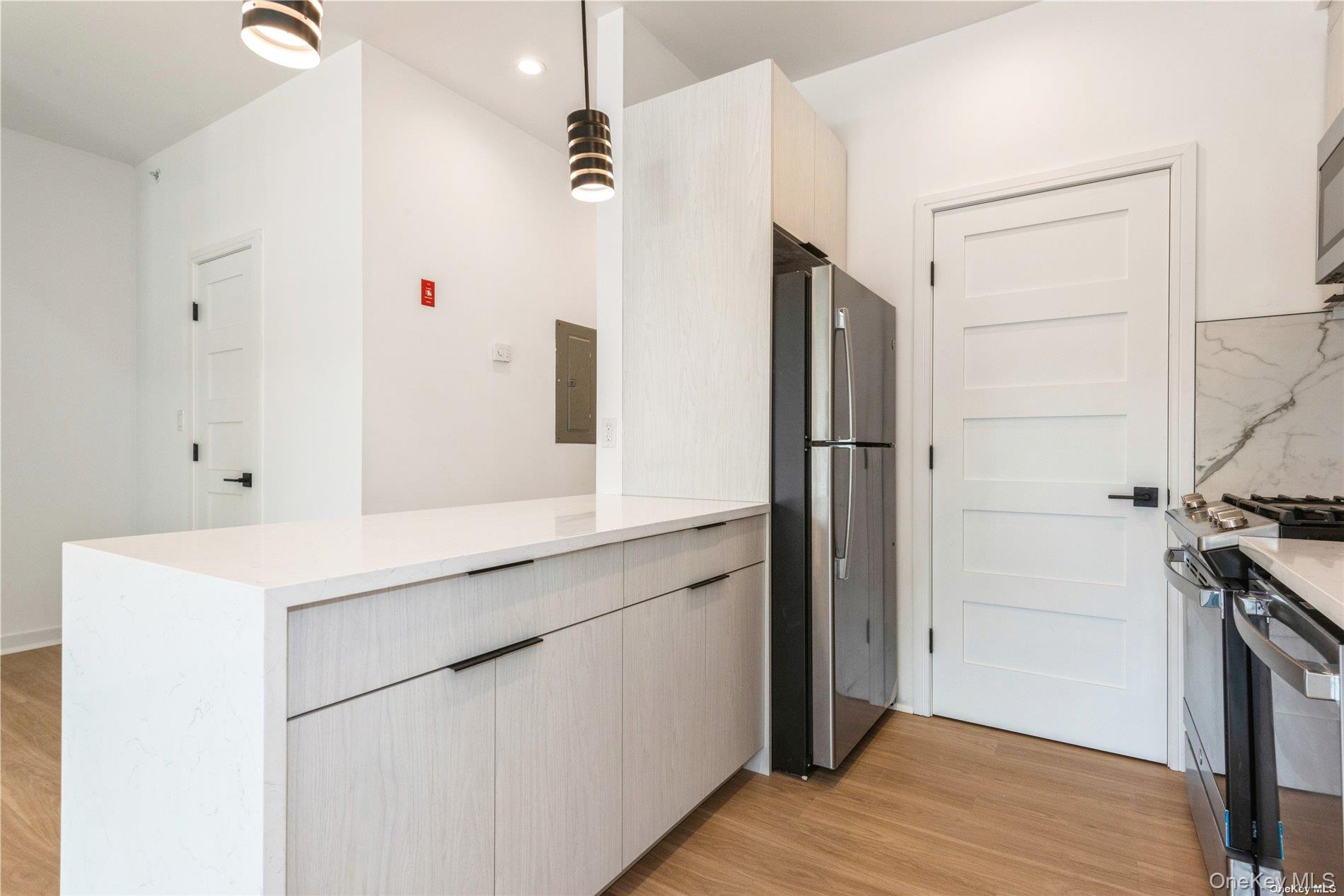 418 Atlantic # 208, Oceanside, NY 11572