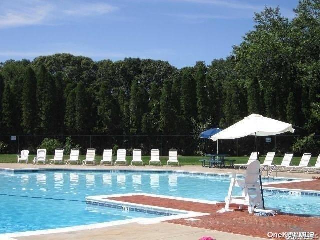 199 Pointe Circle North # 199, Coram, NY 11727