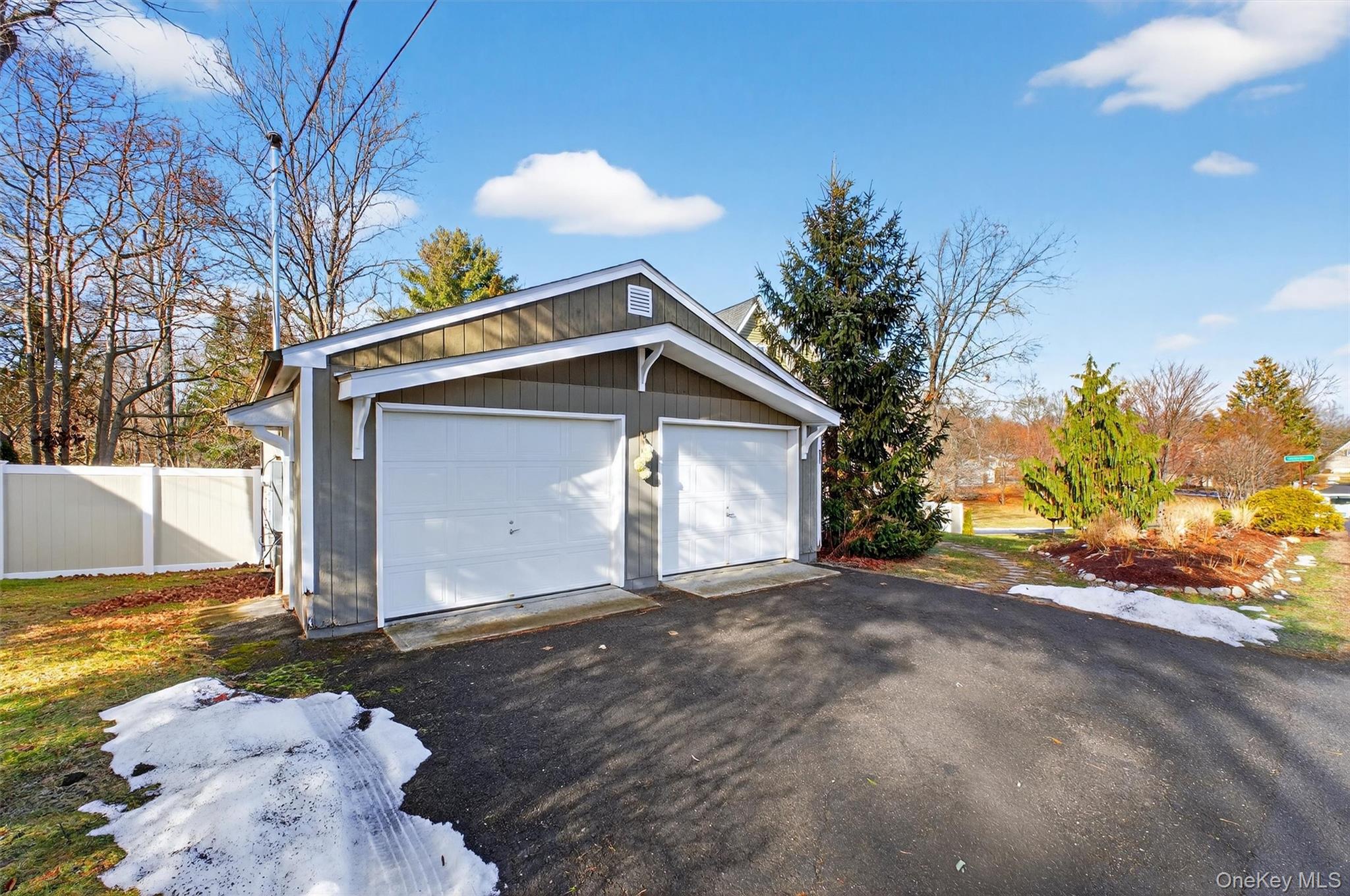 54 Shore Drive, Elizaville, NY 12523