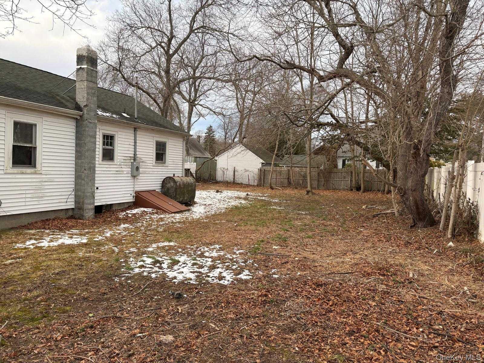 19 Lacrosse Road, Mastic Beach, NY 11951