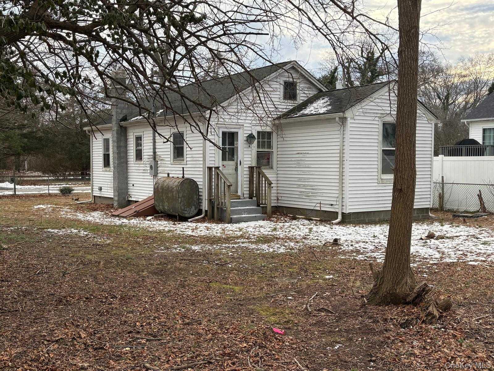 19 Lacrosse Road, Mastic Beach, NY 11951