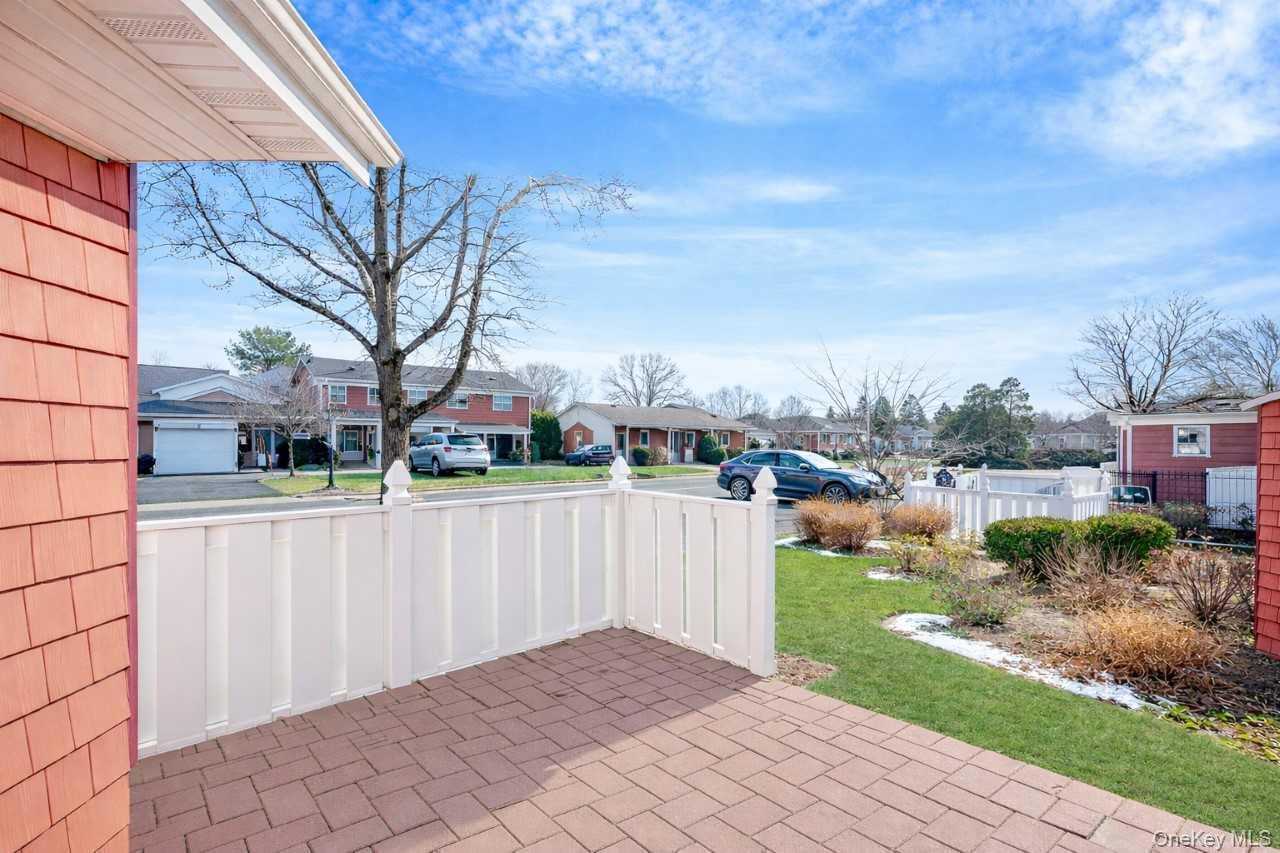 101 Flair Court E, Saint James, NY 11780