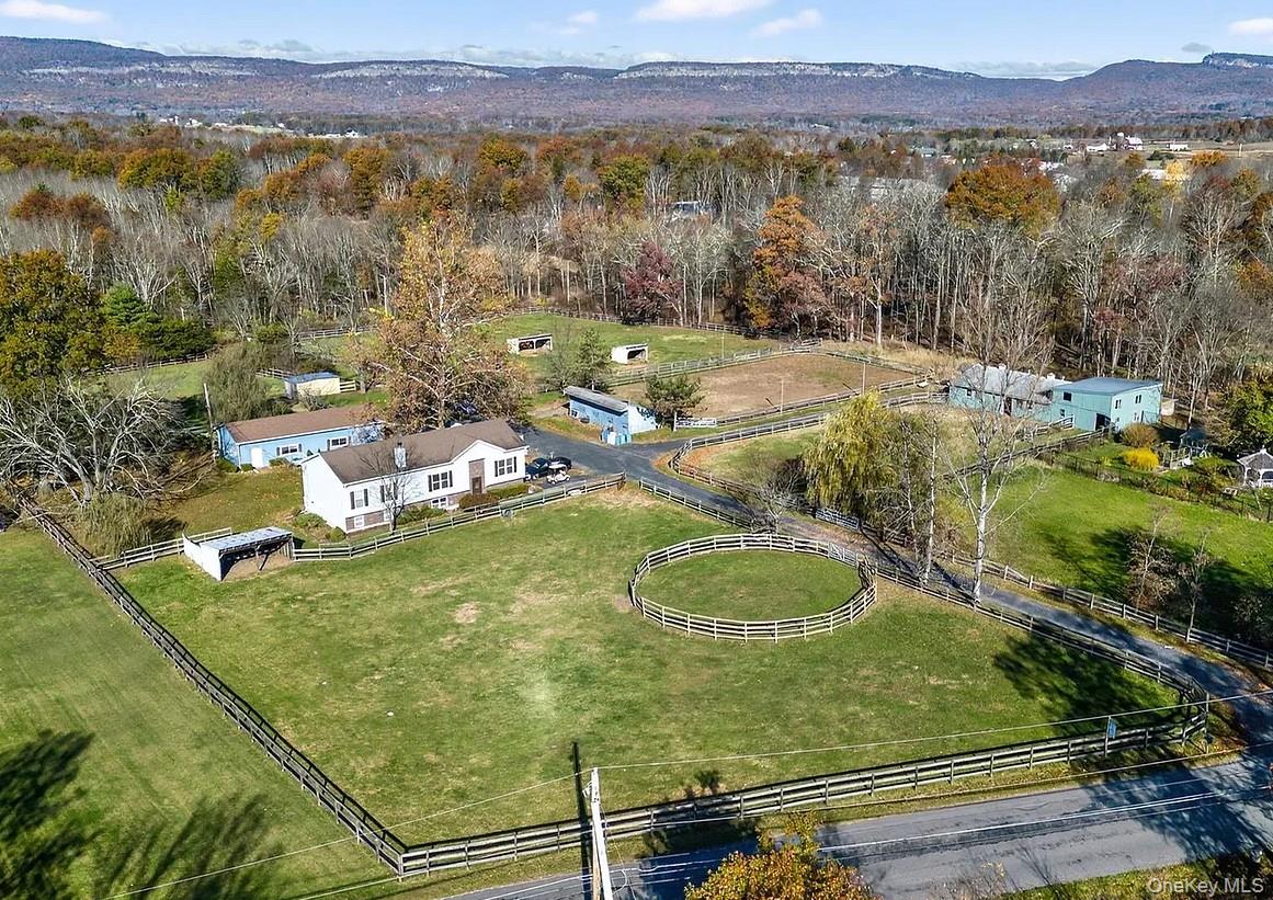 99 Dusinberre Road, Gardiner, NY 12525