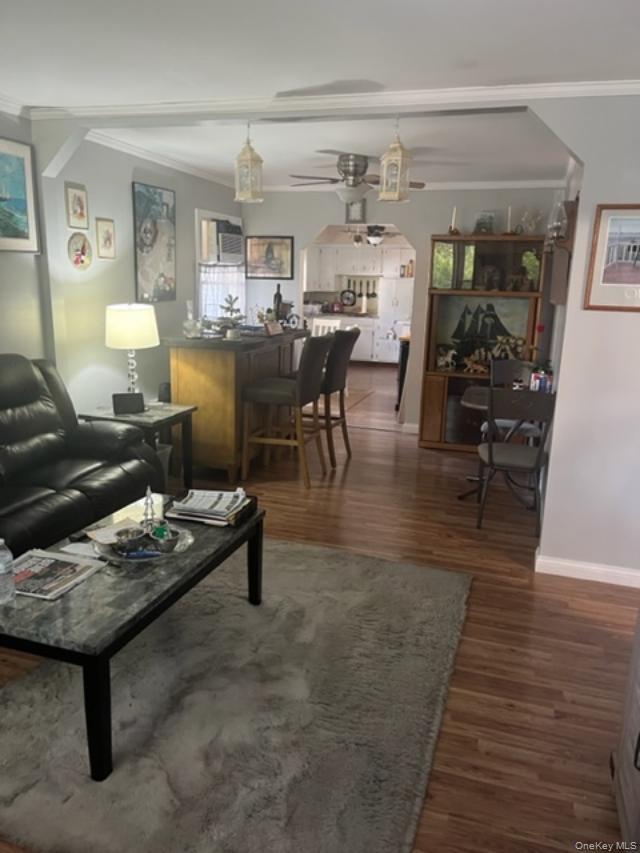 330 florida Avenue, Copiague, NY 11726