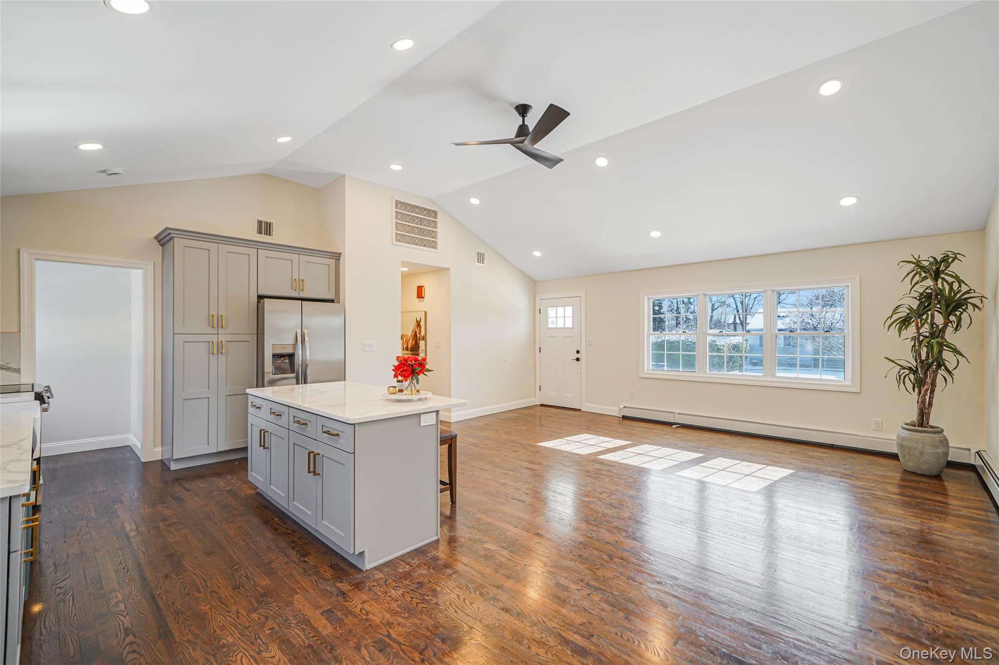 45 Oaklawn Avenue, Farmingville, NY 11738