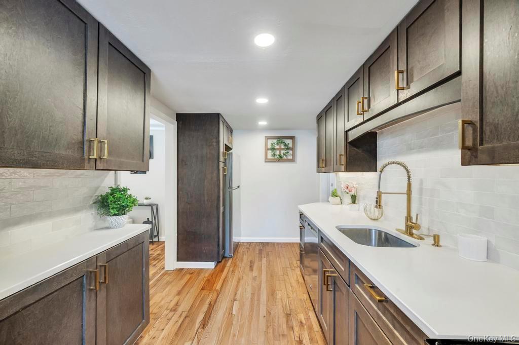 63 Beech Avenue, Farmingville, NY 11738