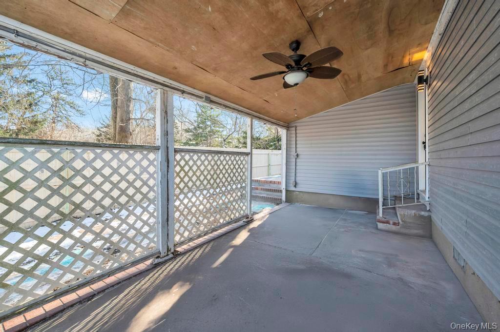 63 Beech Avenue, Farmingville, NY 11738