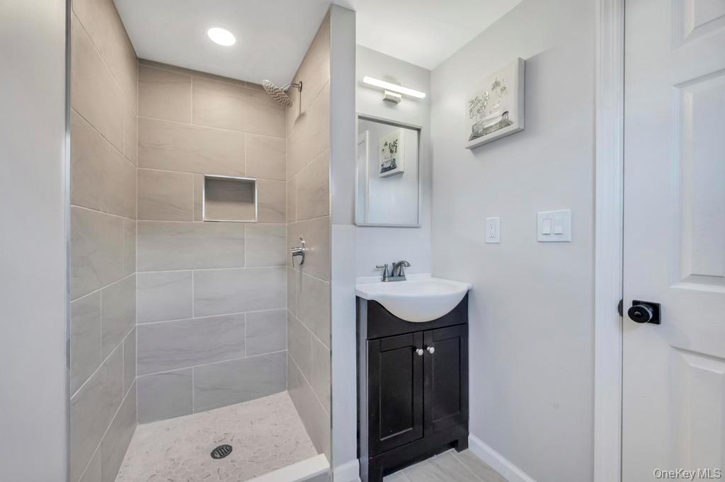 63 Beech Avenue, Farmingville, NY 11738