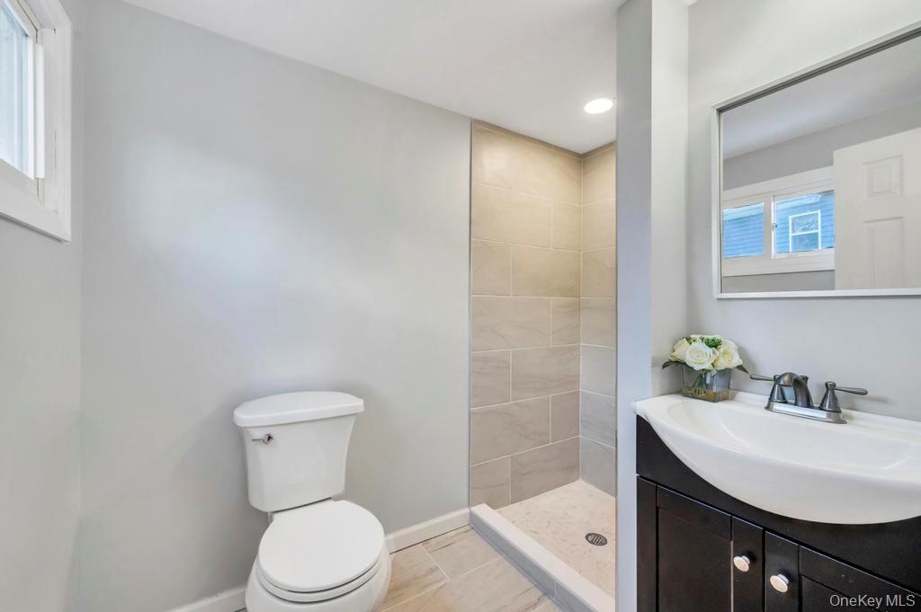 63 Beech Avenue, Farmingville, NY 11738