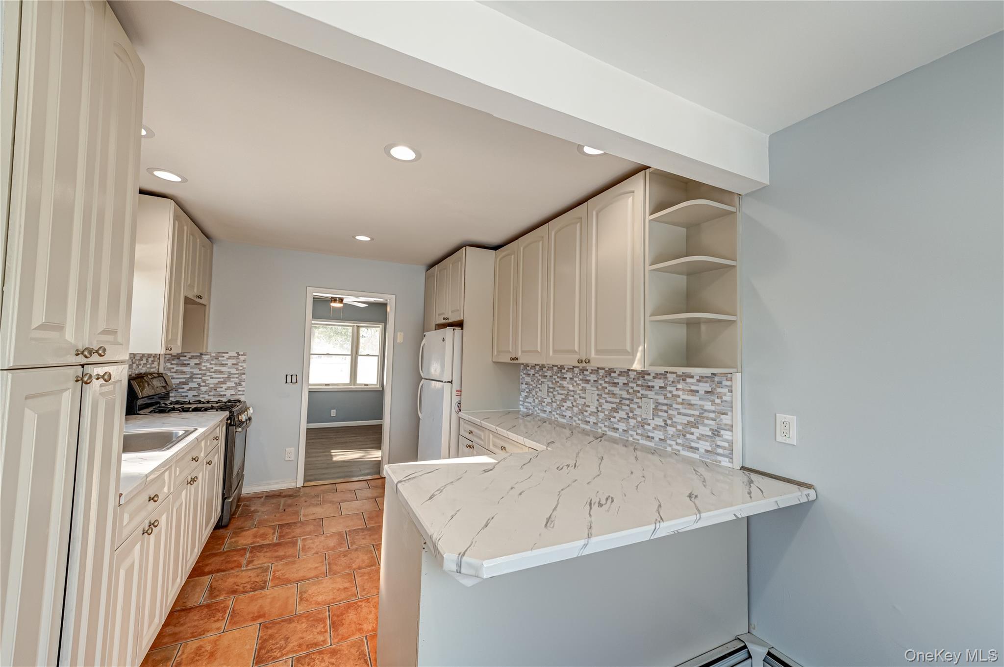 71 Community Road, Bay Shore, NY 11706