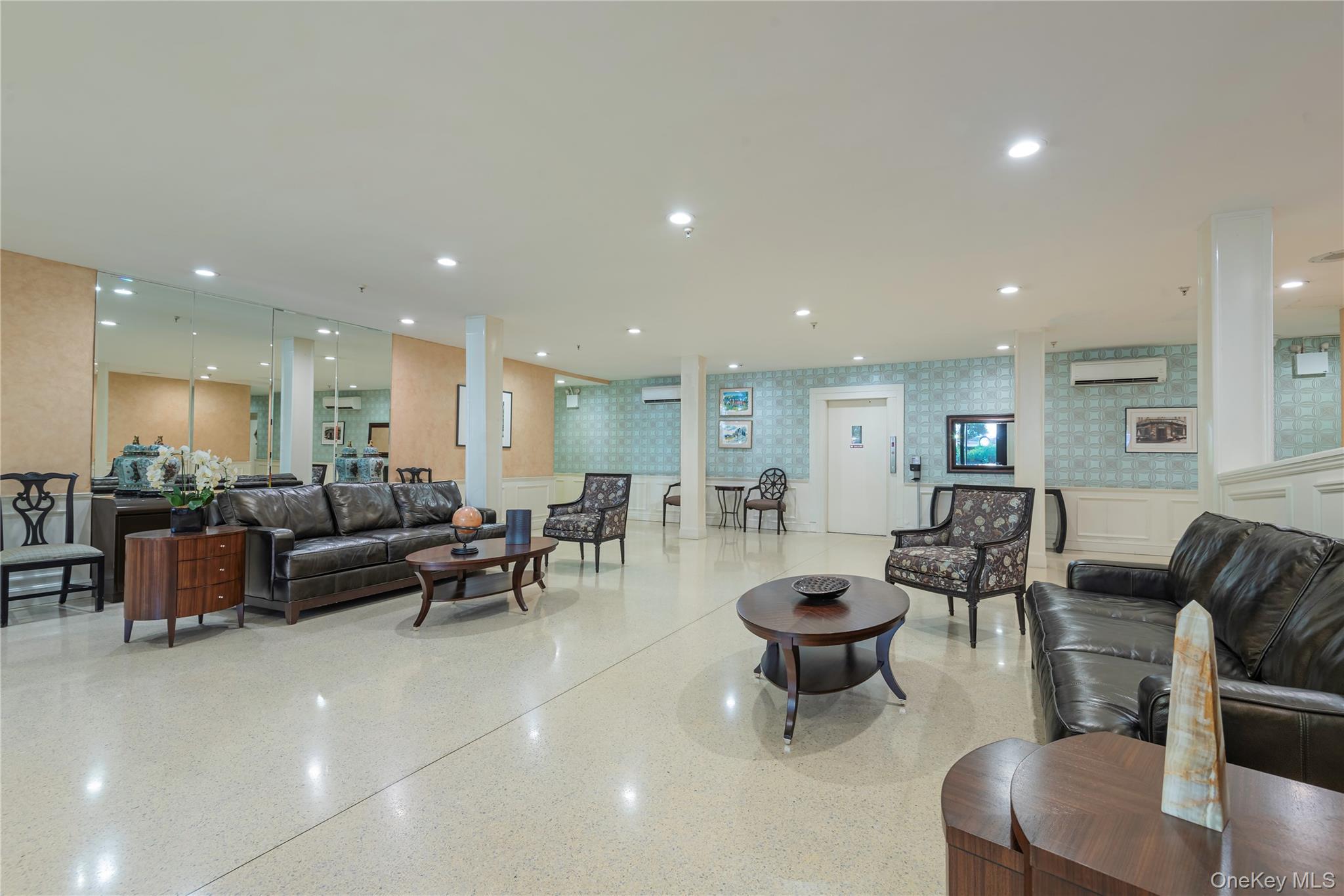 25 Chapel Place # 3N, Great Neck, NY 11021