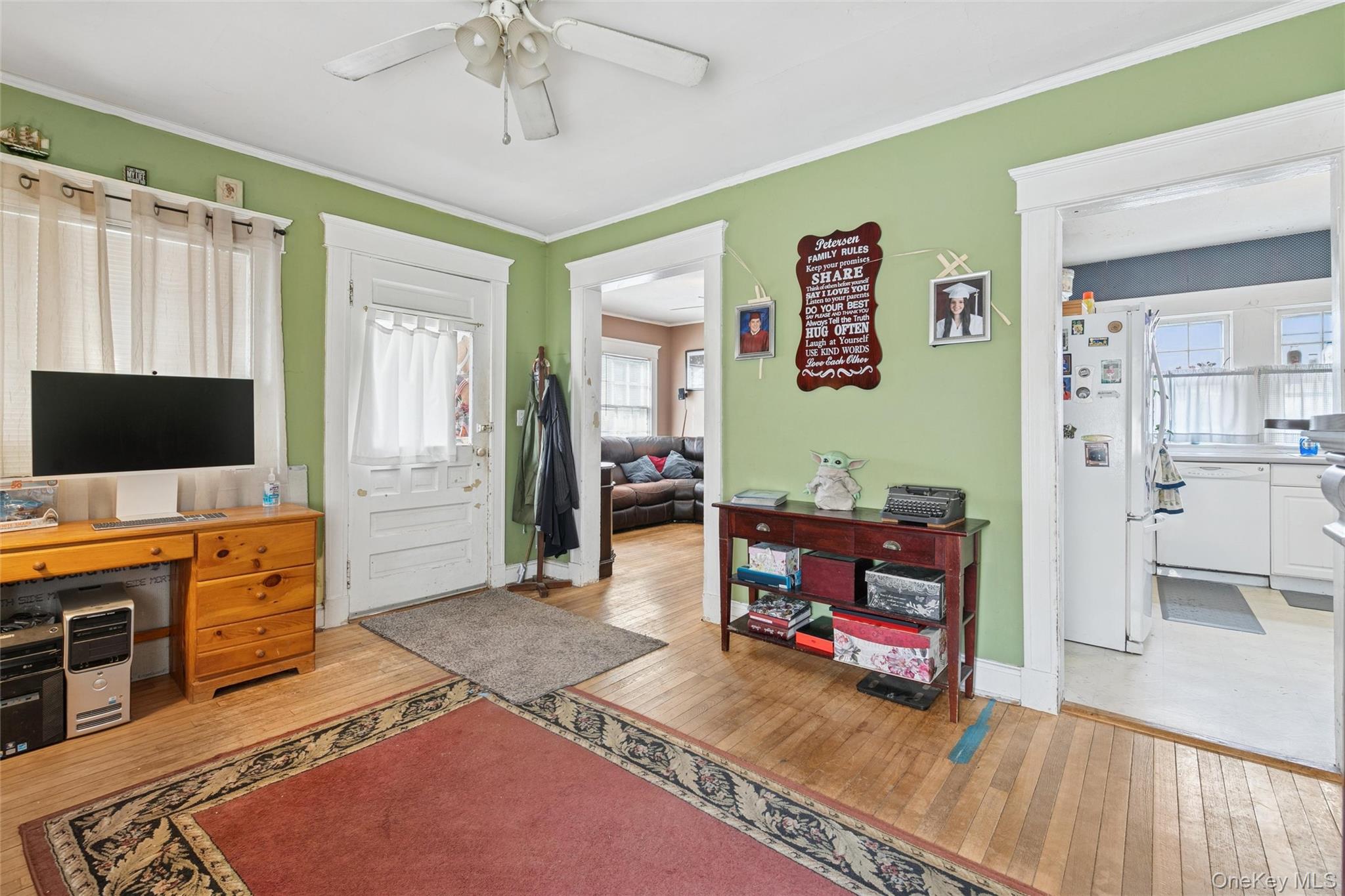 73 Redmond Avenue, Bay Shore, NY 11706