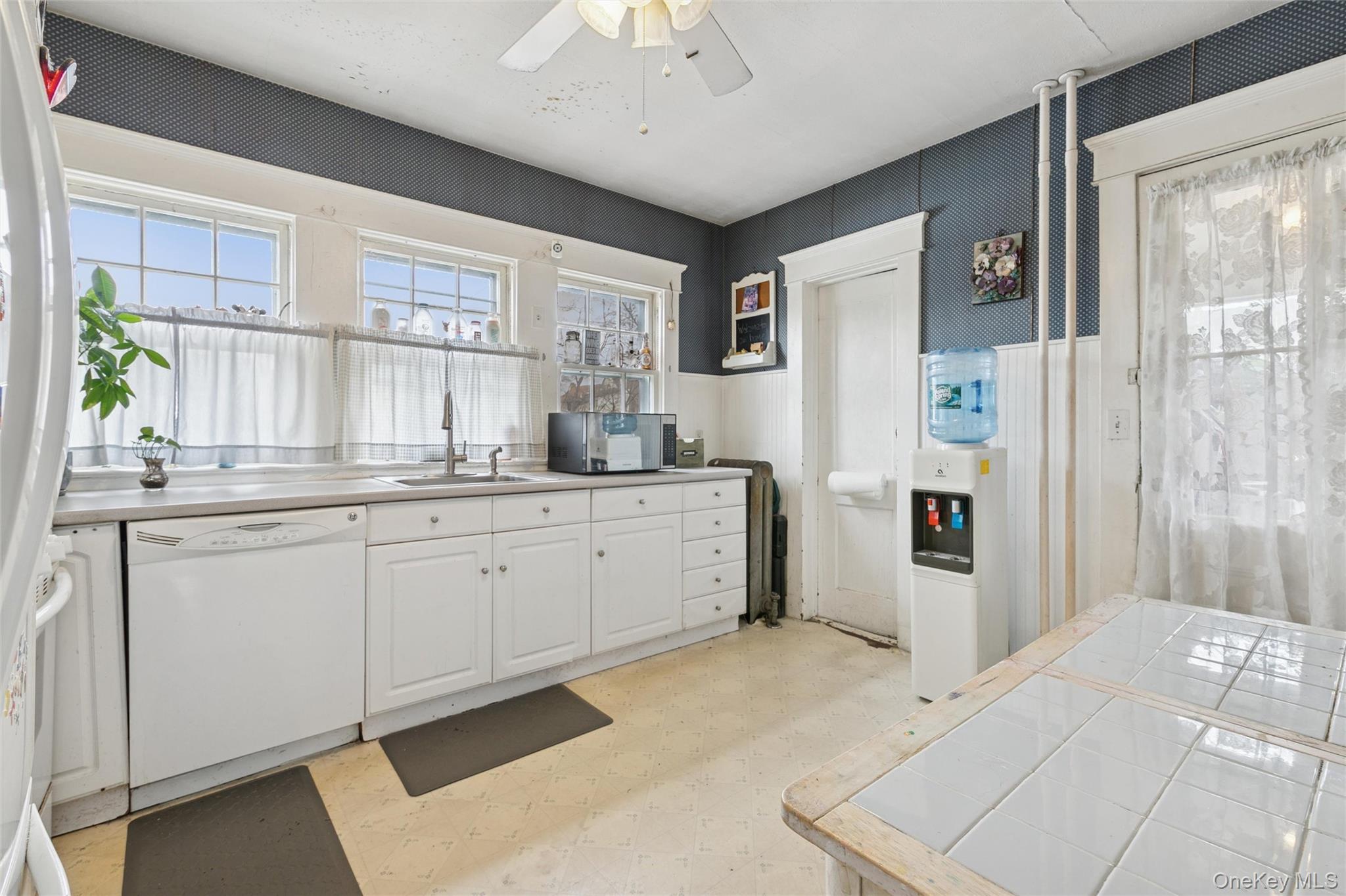 73 Redmond Avenue, Bay Shore, NY 11706