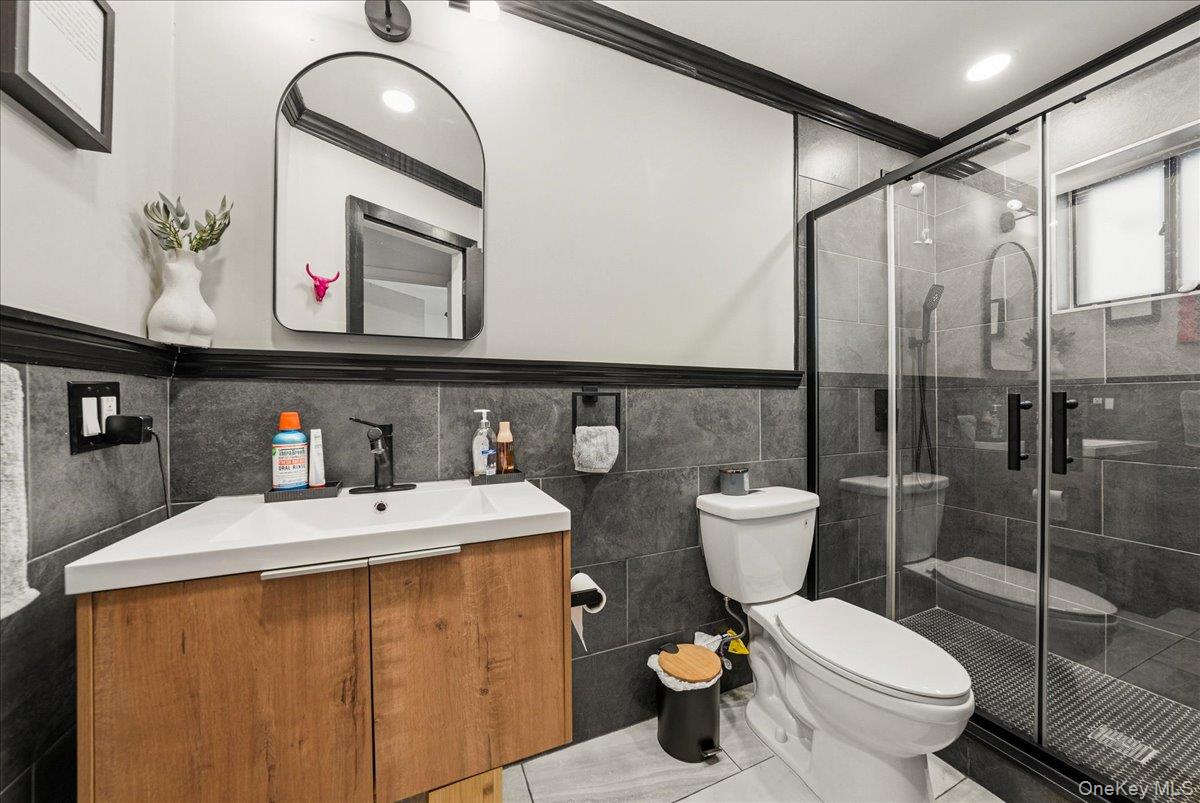 72 Park ave Terrace, Yonkers, NY 10703