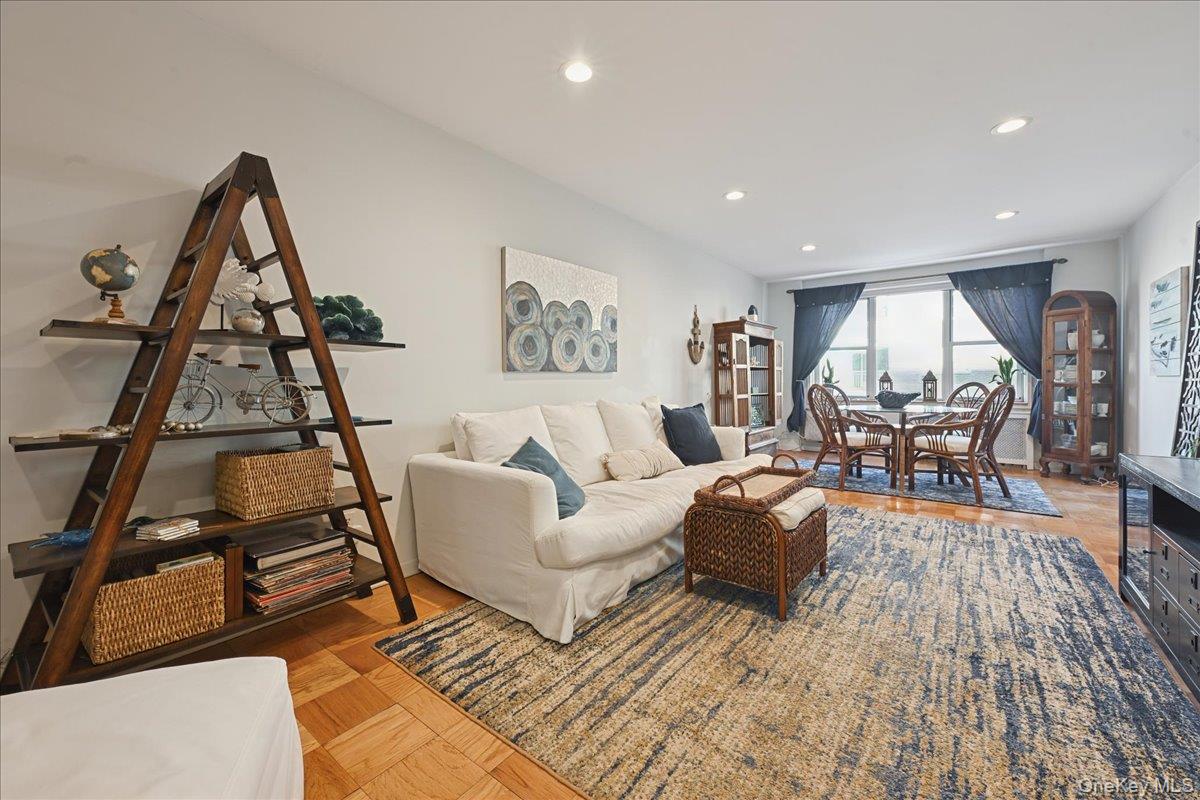 700 Shore Road # 4O, Long Beach, NY 11561