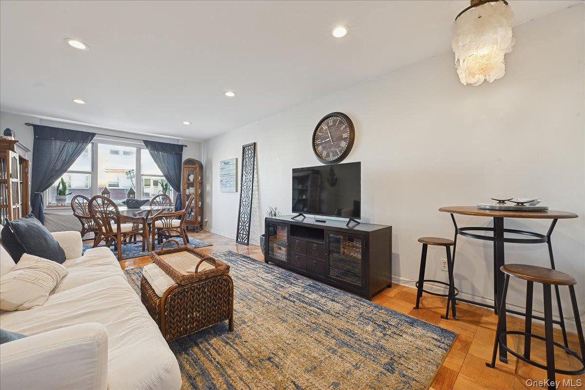 700 Shore Road # 4O, Long Beach, NY 11561