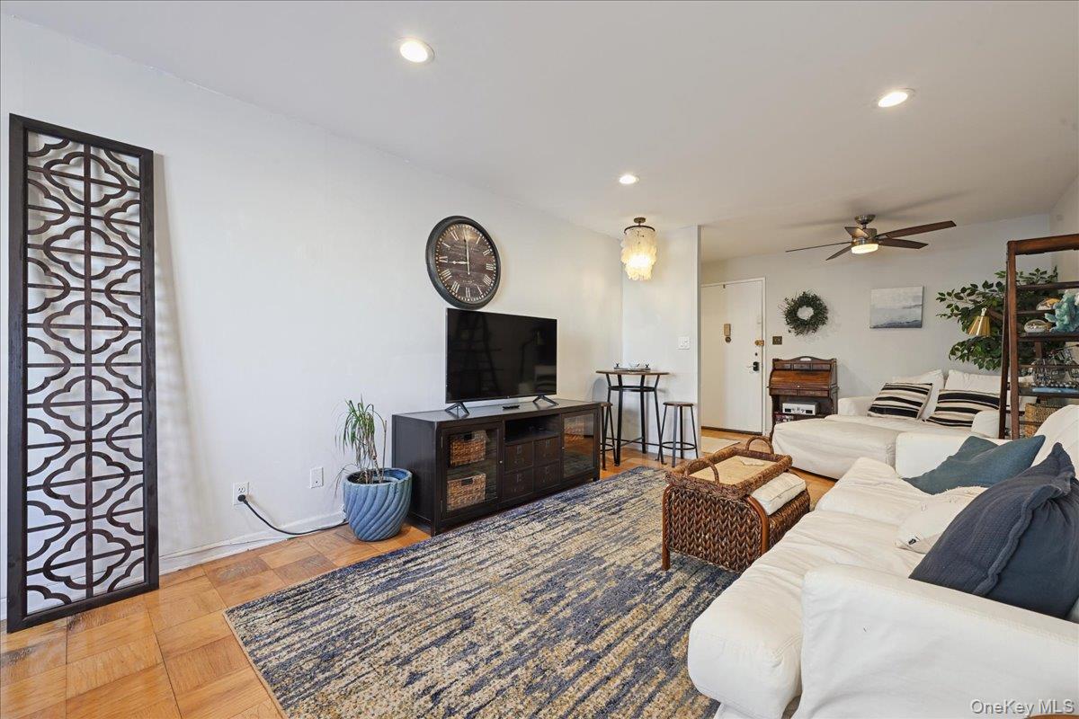 700 Shore Road # 4O, Long Beach, NY 11561