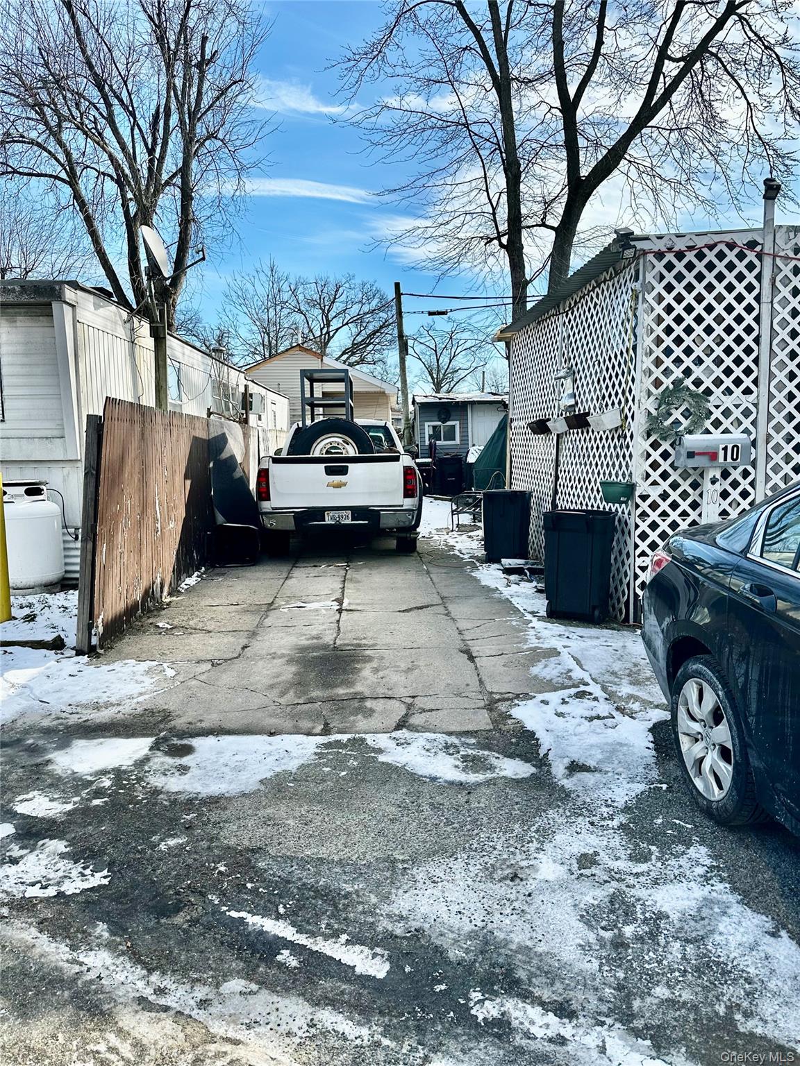 10 Fern Avenue, Bay Shore, NY 11706