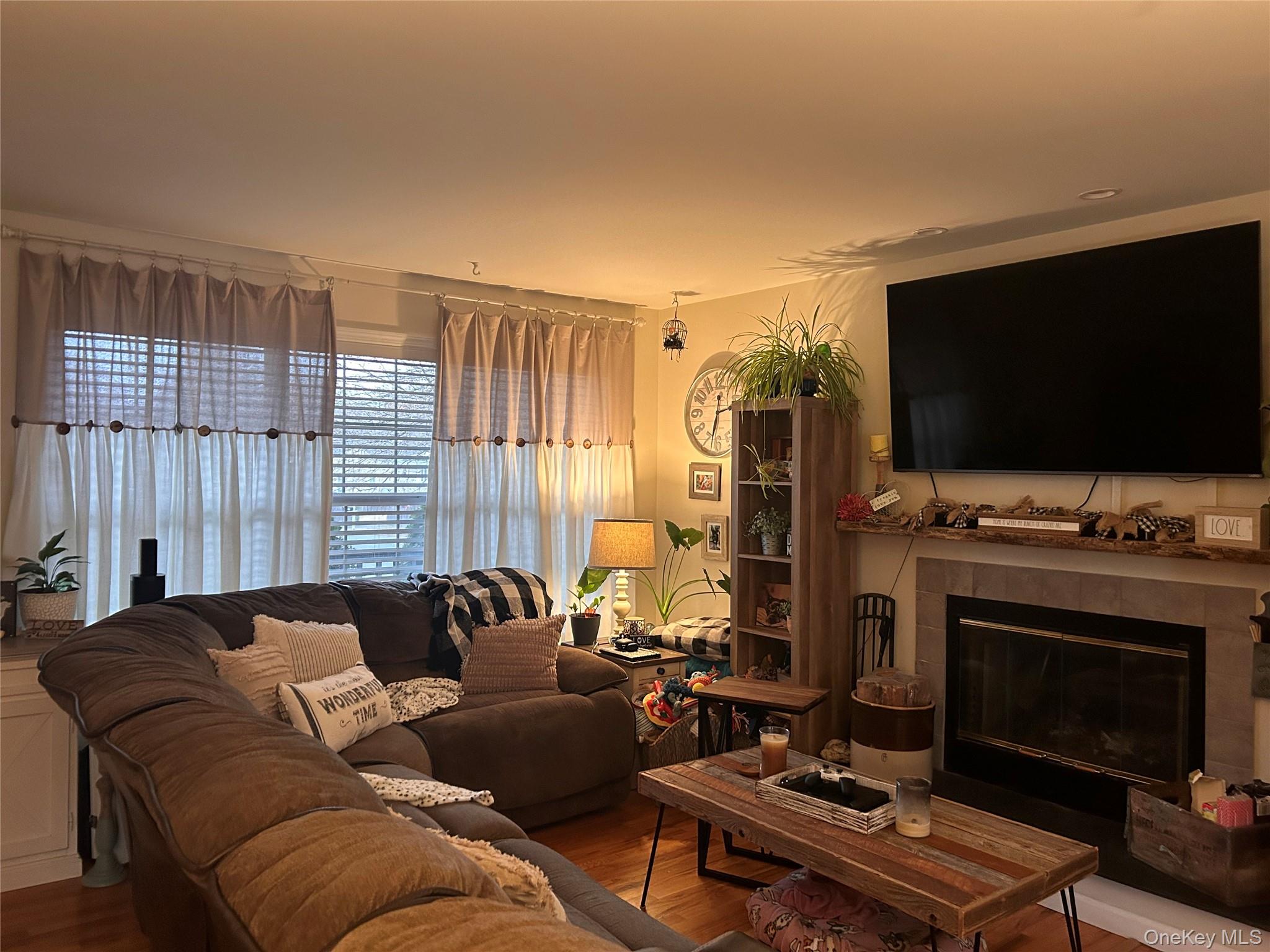 194 E Parkview Drive, Shirley, NY 11967