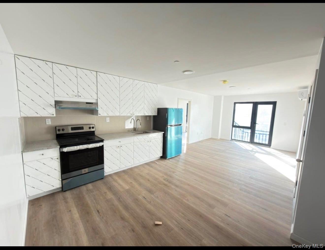 70-40 45 # 7 H, Woodside, NY 11377