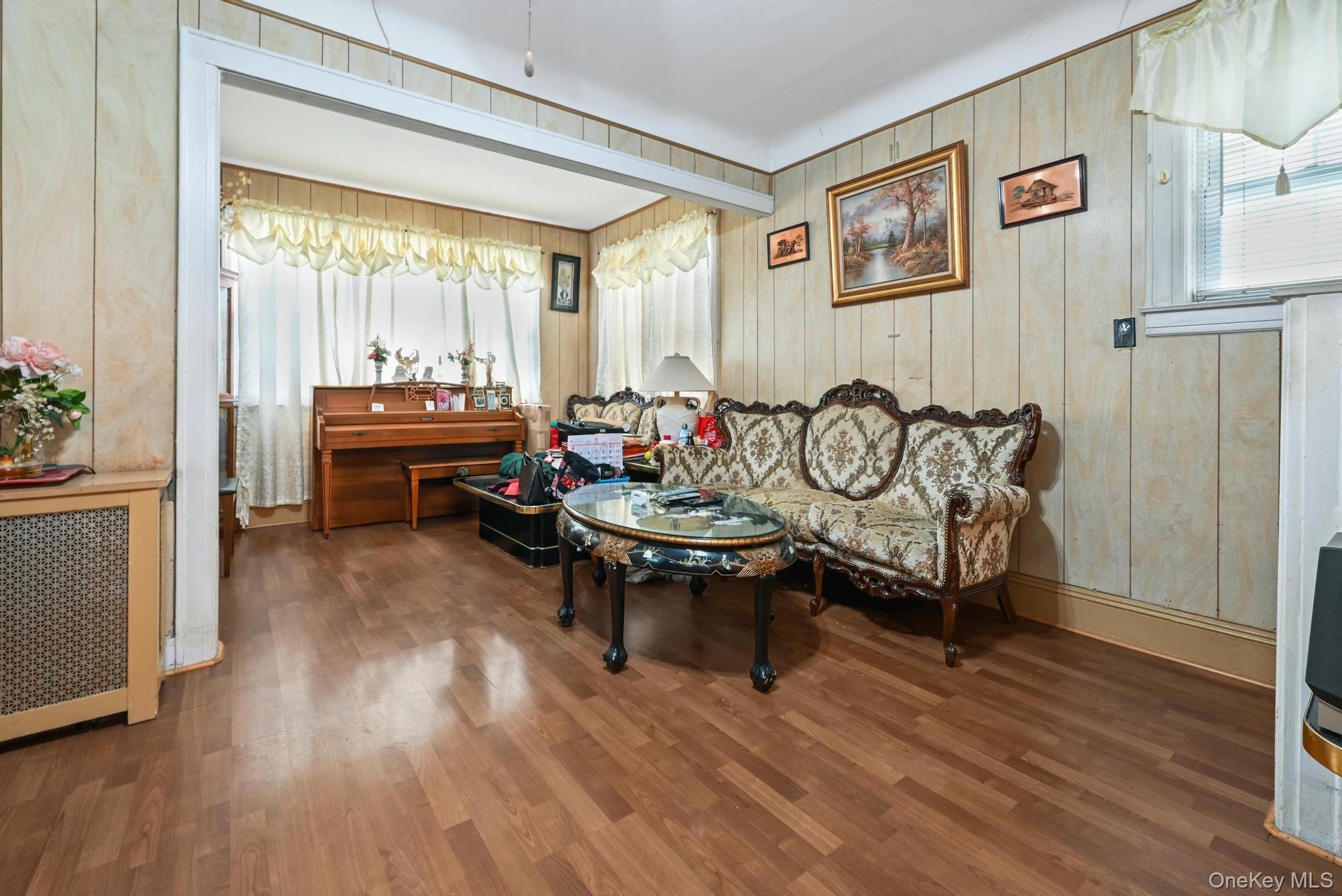 90-21 184th Place, Hollis, NY 11423