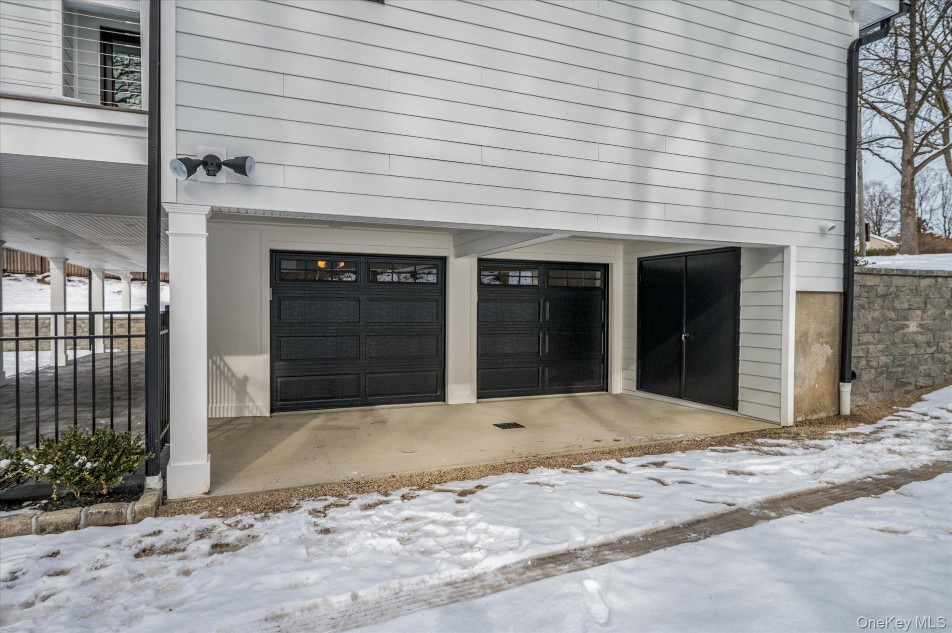 20 Fox Hunt Lane, Cold Spring Harbor, NY 11724